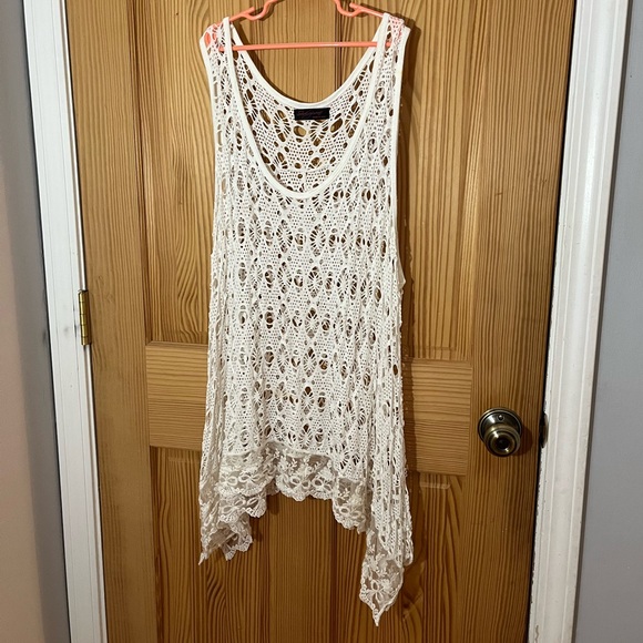 Seduzione Made in Italy Tops - White Crochet Sleeveless Top by Seduzione